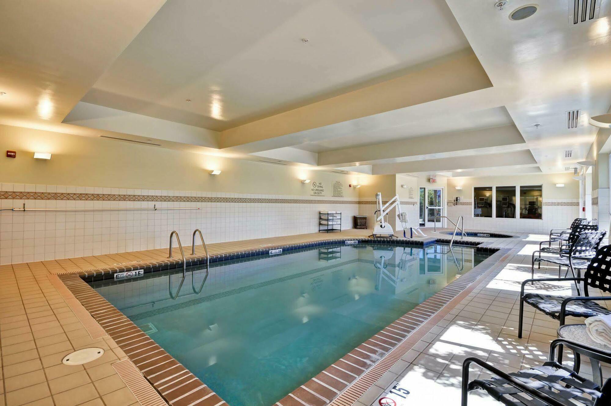 Hilton Garden Inn Blacksburg University Exterior photo